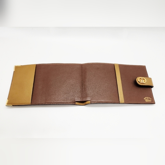 Vintage Gucci Long Bifold Wallet - Picture 5 of 10
